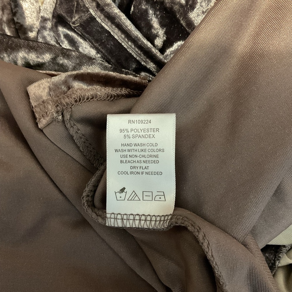 Indigo Soul large velvet tiered ruffle top brown gray and tan - Picture 10 of 11